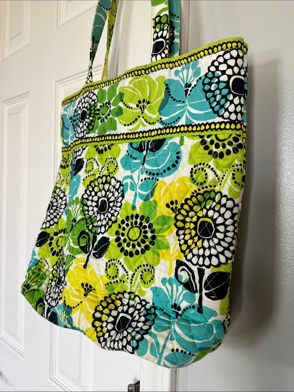 Vera Bradley Quilted Floral Tote Bag in Green and Teal flowers sunflowers 🌻 - Picture 7 of 13